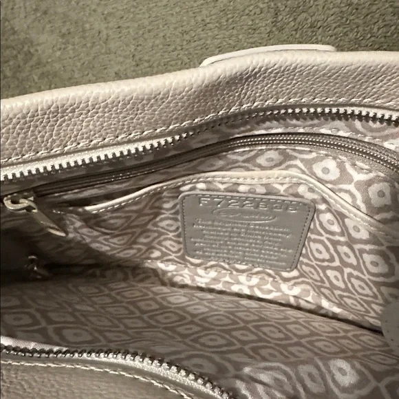 Brighton Crossbody Leather Organizer - Picture 7 of 11